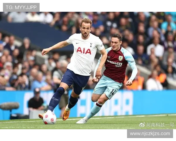 凯恩的传奇之路：从足球天才到全球偶像的蜕变与影响