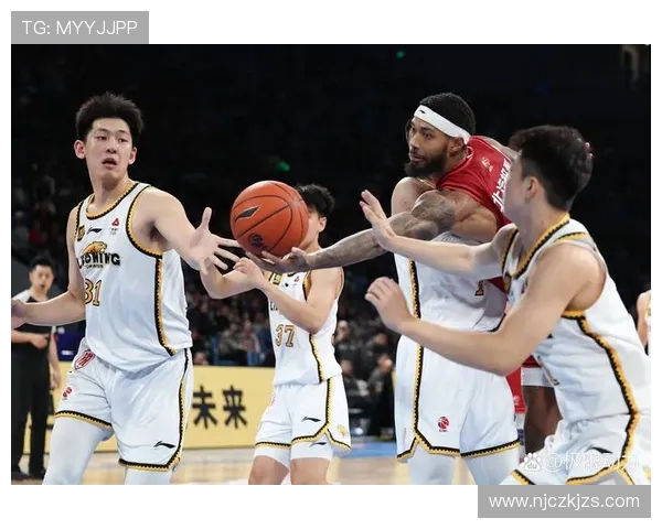 北京与新疆的激烈对决在2月15日展开精彩角逐，期待精彩瞬间与精彩表现